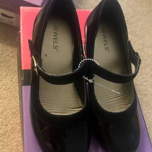 Jewels Scarlet Patent Leather Black Mary Jane size 1 youth